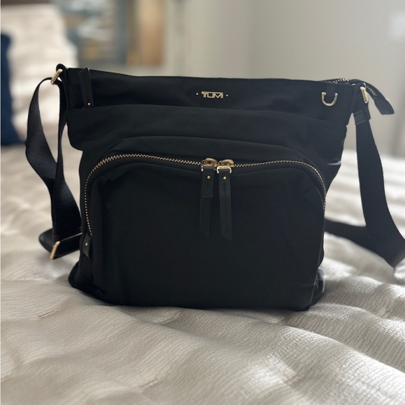 Tumi Voyageur Capri Nylon Crossbody Bag Black - Picture 3 of 12